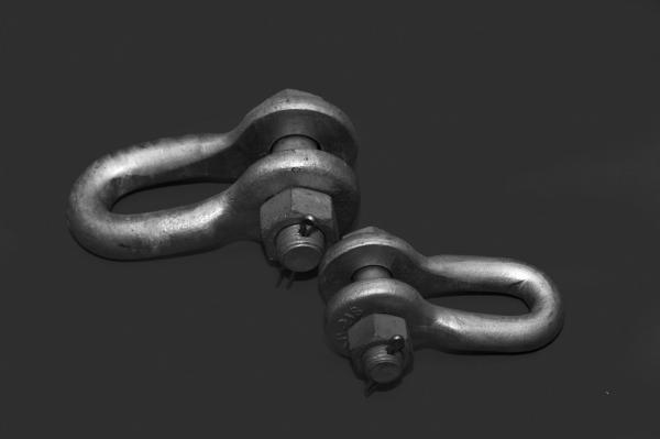 High Voltage Clevis Shackle , Transmission Line Fittings 100kN – 400kN Tensile Strength