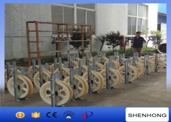  China 660MM Diameter Single Conductor Wire Rope Pulley Galvanized Steel Frame supplier