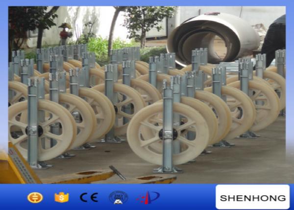  China Rubber Covered Large Diameter Rope Pulley / Flexible Nylon Rope Pulley Single Conductor Stringing Blocks supplier