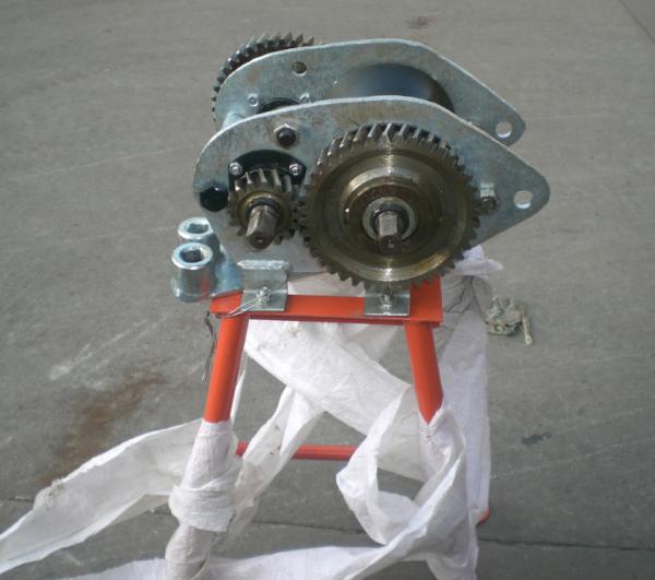 China SM-3 hand operated winch output 30KN manual winch cranes pulling hoisting supplier