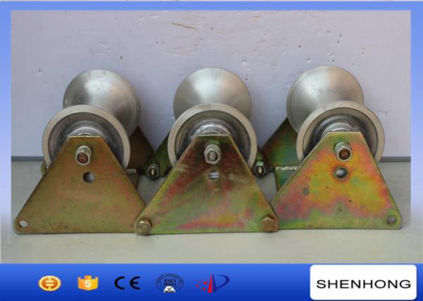  China Three Wheel Cable Pulling Pulley / Steel Ground Cable Pulling Roller supplier