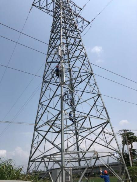 33KV Angle Steel Double Loop Transmission Line Electric Power Tower