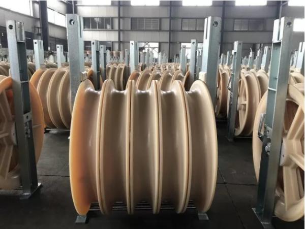  China 400KV Transmission Line Stringing 660mm Nylon Sheave Pulley Block supplier