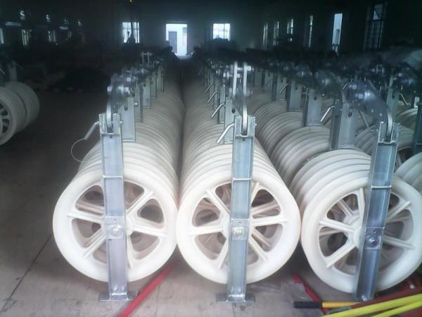  China Five Nylon Sheaves Conductor Stringing Pulley Block For Stringing Equipment supplier