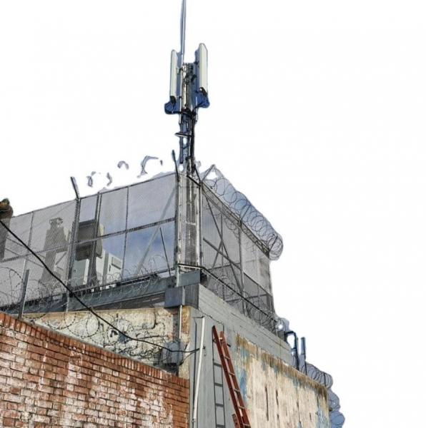  China Hot Dip Galvanized Rooftop Antenna Mast Tower Pole Steel Q235 Q345 supplier