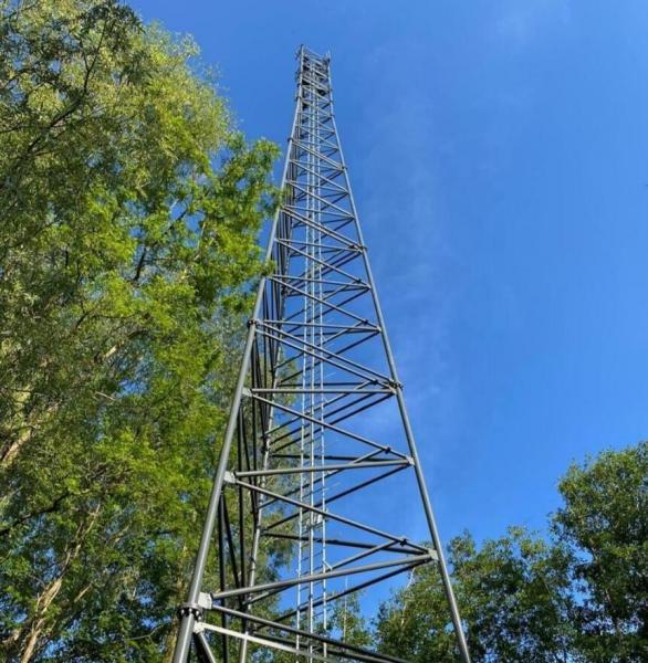 Telecommunication Galvanized Steel Tower 3 Legged Tubular