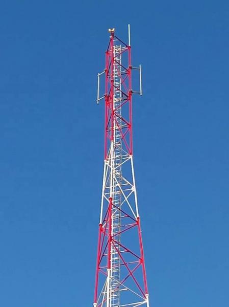  China Tubular Steel Telecom Tower With Hot Dip Galvanized And Brackets supplier