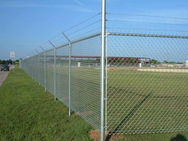 Galvanized steel wire for chain link fence
