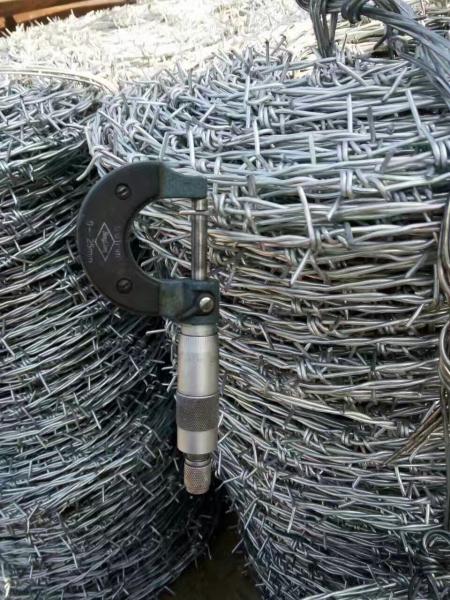  China Hot-dipped Galvanized Barbed Wire for protecting of grass boundary, railway, highway, prison. supplier