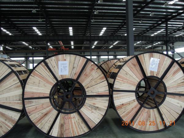 Lightweight ACSR Aluminium Conductor Steel Reinforced Cable With Wooden Drums Packing