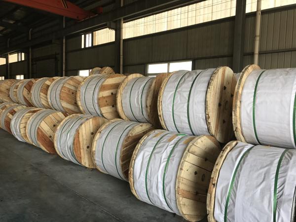  China Overhead Electrical Wire Use Galvanized Steel Cable With No Welding Surface supplier
