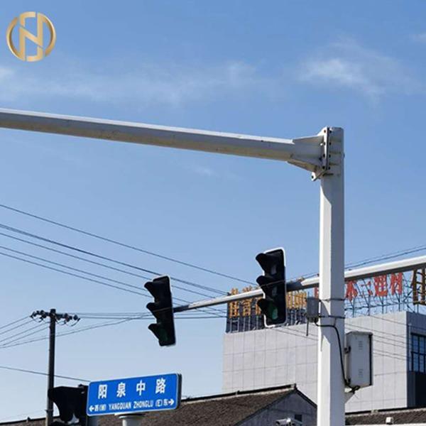 16m Q345 Steel Traffic Light Signal Pole Solar Energy AASHTO Standard