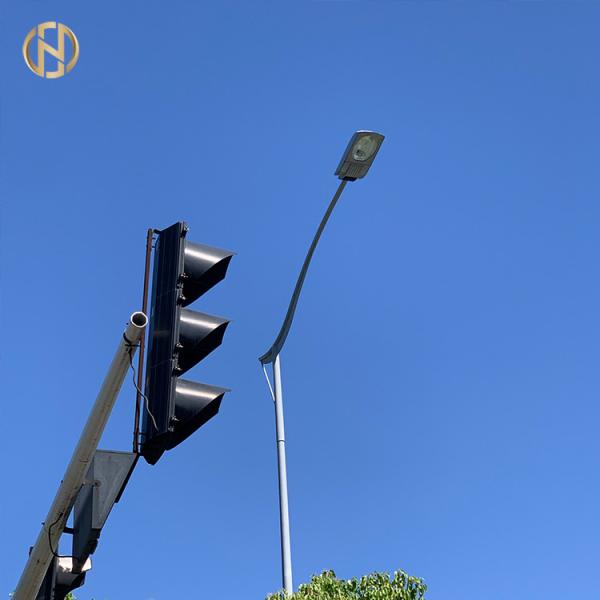  China 35m High Mast Solar Street Light Octagonal Double Arm Single Arm supplier