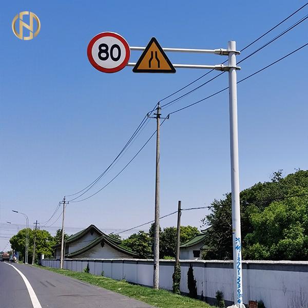 6-15M Steel Traffic Sign Pole Corrosion Resistant For Traffic Control System
