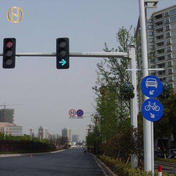  China 6M X 6M L Type Stop Light Pole With Red Yellow Green Lights High Precision supplier