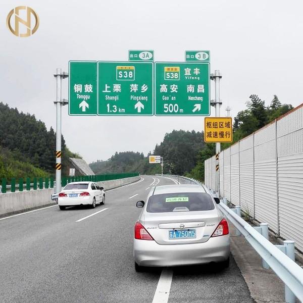  China Hot Dip Galvanized 8M RAL Color Q235 Road Sign Pole supplier