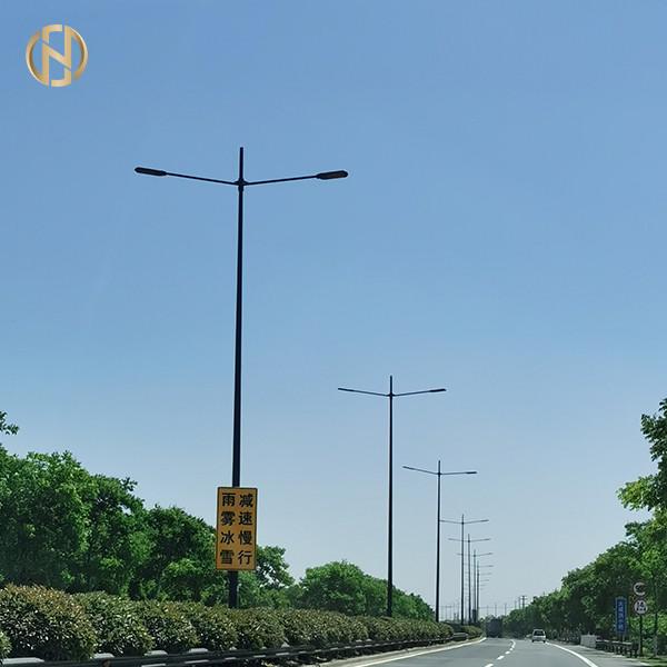  China Round / Conical Shape Street Light Pole , Q235B Single Arm Light Pole supplier