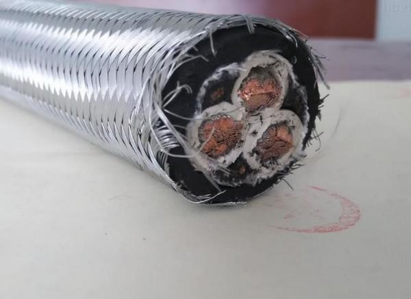  China 0.6 / 1kV Rubber Covered Cable Copper Wire Braiding CPE Sheathed EPR Insulation supplier